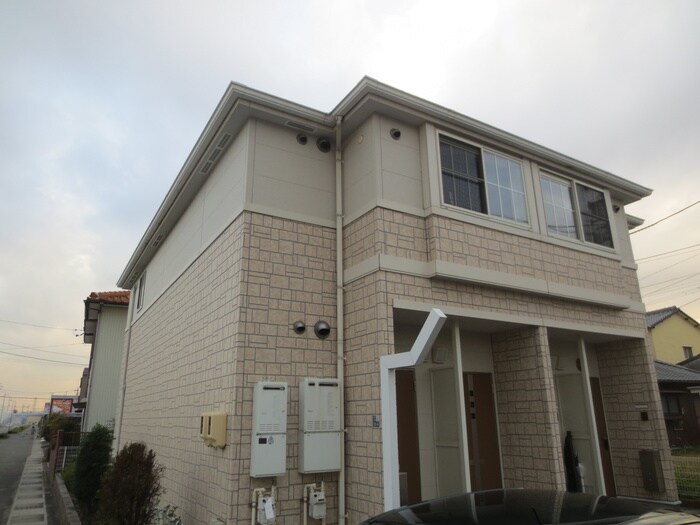 ラヴニ－ル・ドゥの物件外観写真