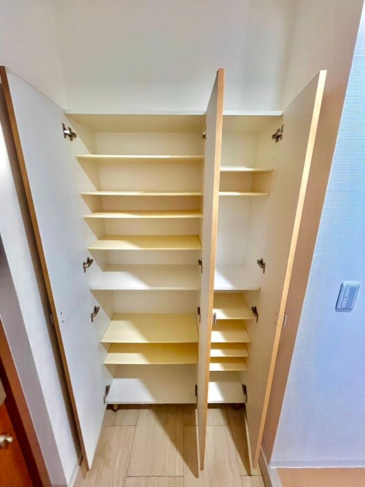 物件内観写真14　(靴箱)