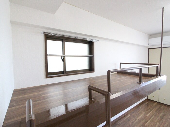 物件内観写真9　(ロフト)