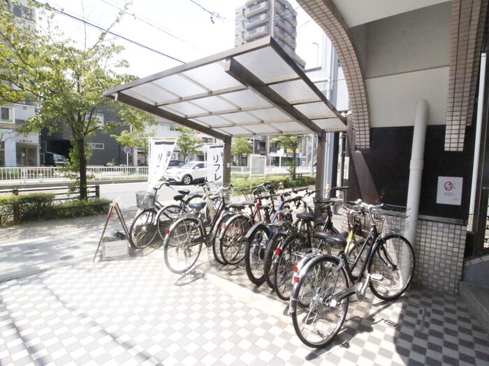 物件外観写真5　(駐輪場)