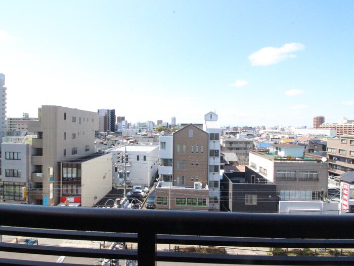 物件内観写真11　(室内からの展望)