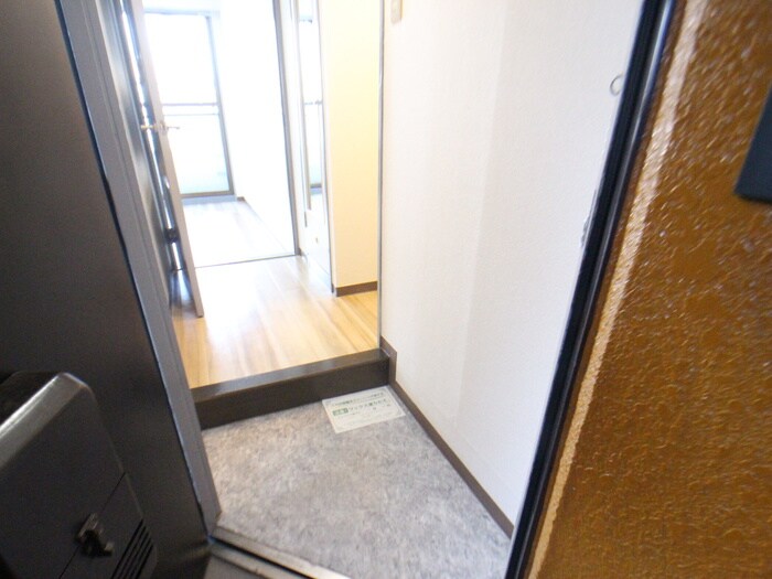 物件内観写真17　(玄関)