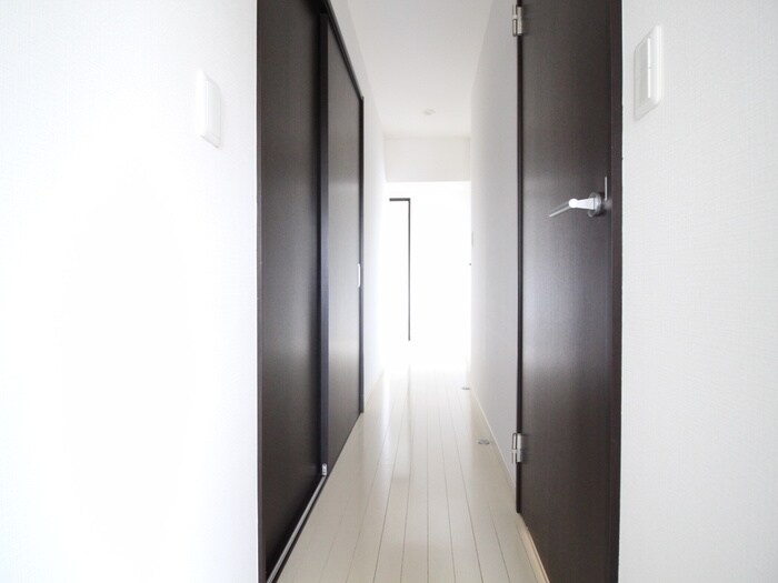 物件内観写真20　(廊下)
