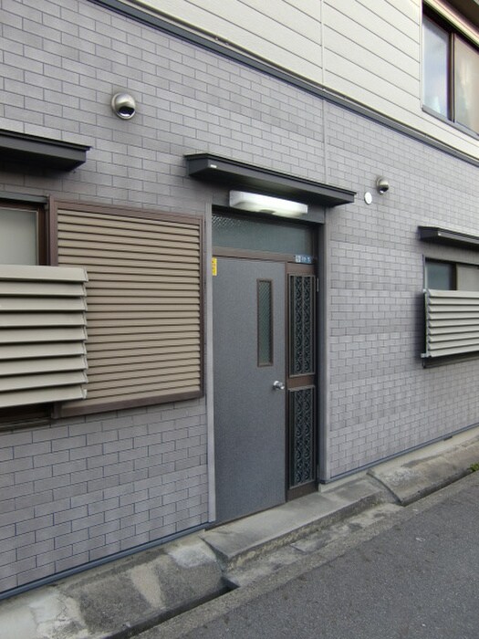 物件外観写真4　(エントランス部分)