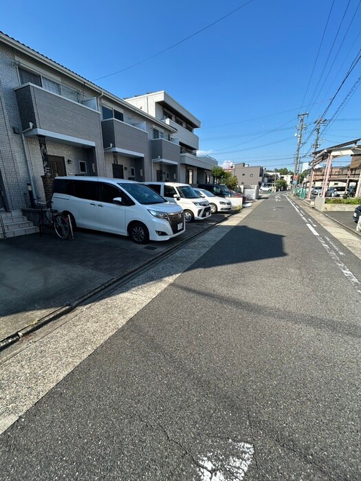 物件外観写真3　(駐車場)