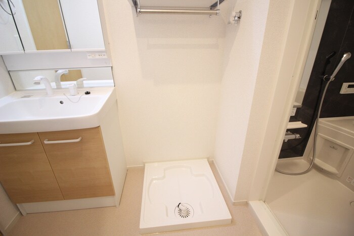 物件内観写真14　(洗濯機置場)