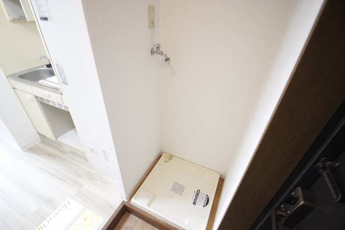 物件内観写真15　(洗濯機置場)