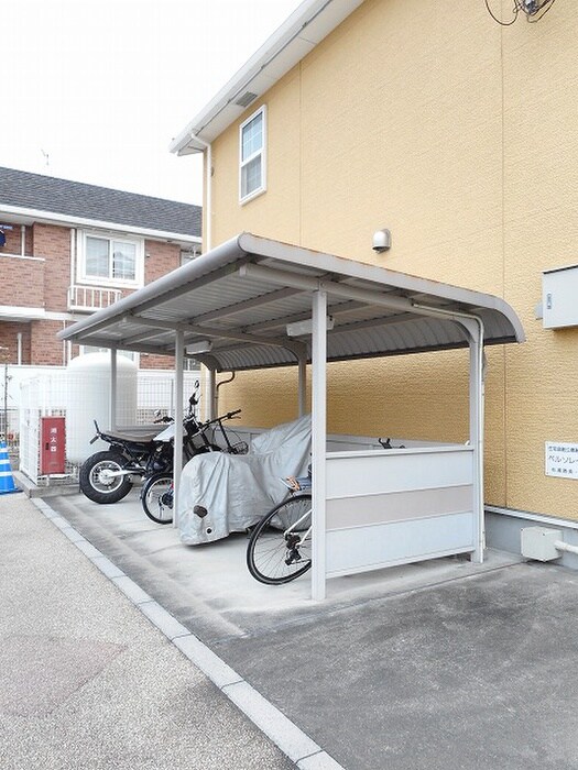 物件外観写真6　(駐輪場)