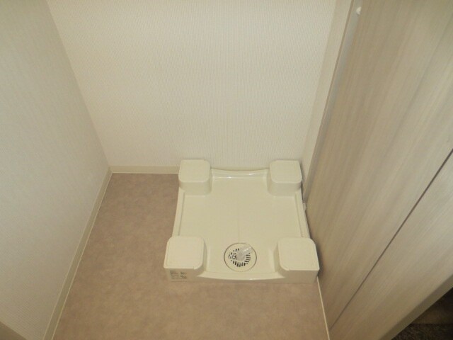 物件内観写真10　(洗濯機置場)