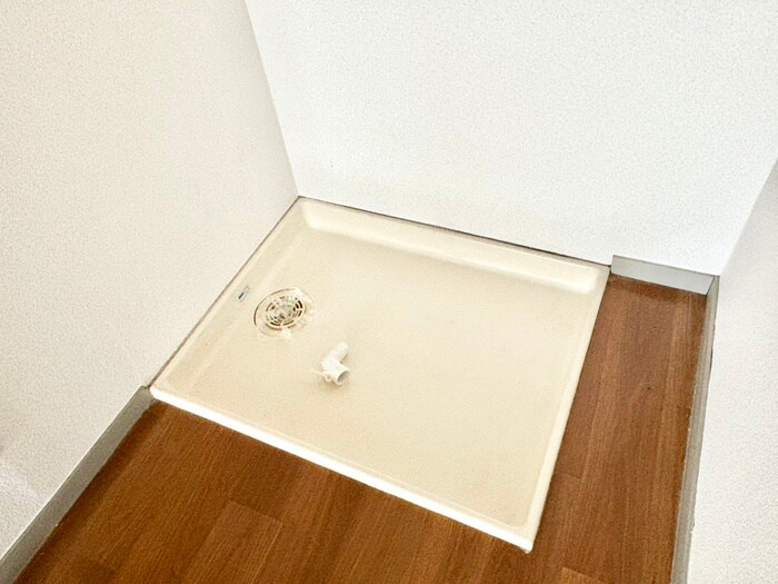 物件内観写真14　(洗濯機置場)