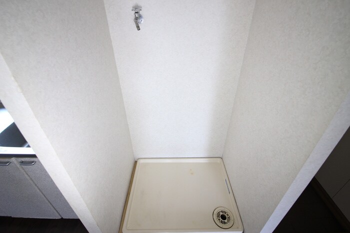 物件内観写真12　(洗濯機置場)