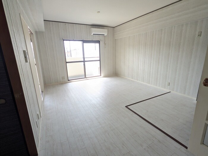 物件内観写真21　(居室)