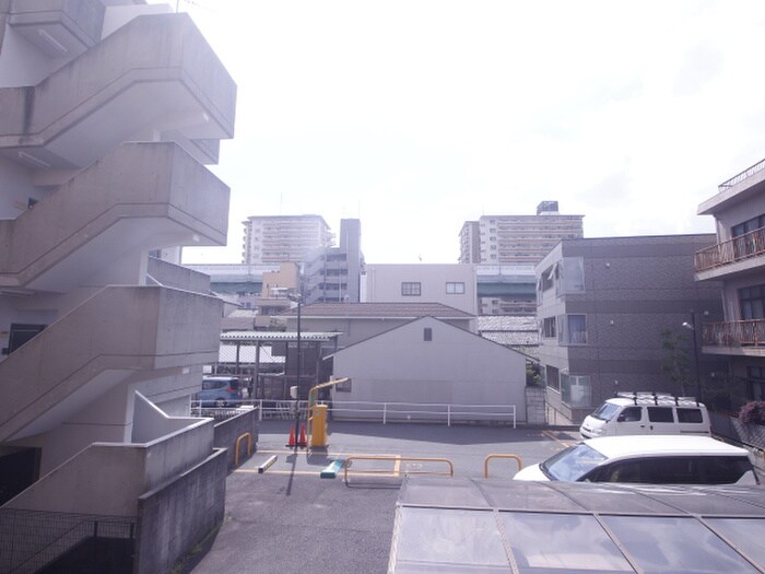 物件内観写真17　(室内からの展望)