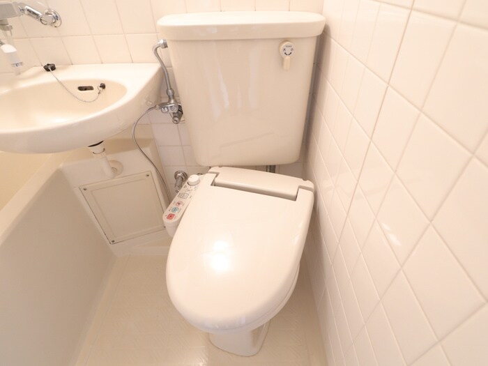 物件内観写真8　(トイレ)