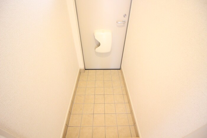 物件内観写真7　(玄関)
