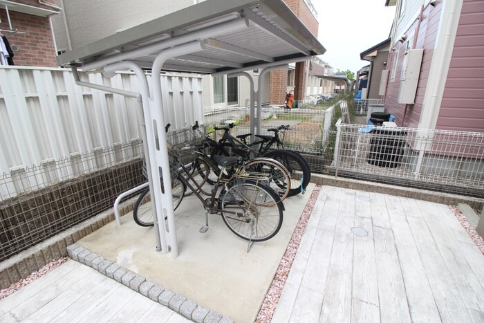 物件外観写真5　(駐輪場)