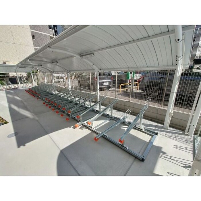 物件外観写真4　(駐輪場)