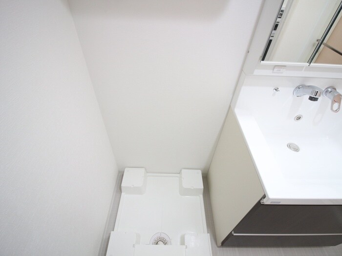 物件内観写真12　(洗濯機置場)