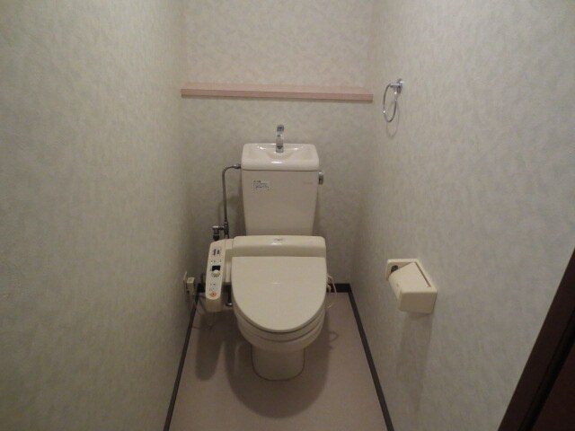 物件内観写真8　(トイレ)