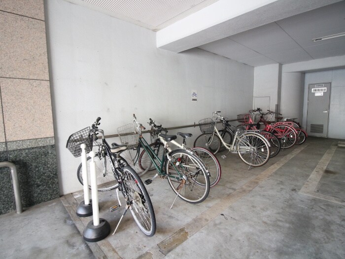 物件外観写真6　(駐輪場)