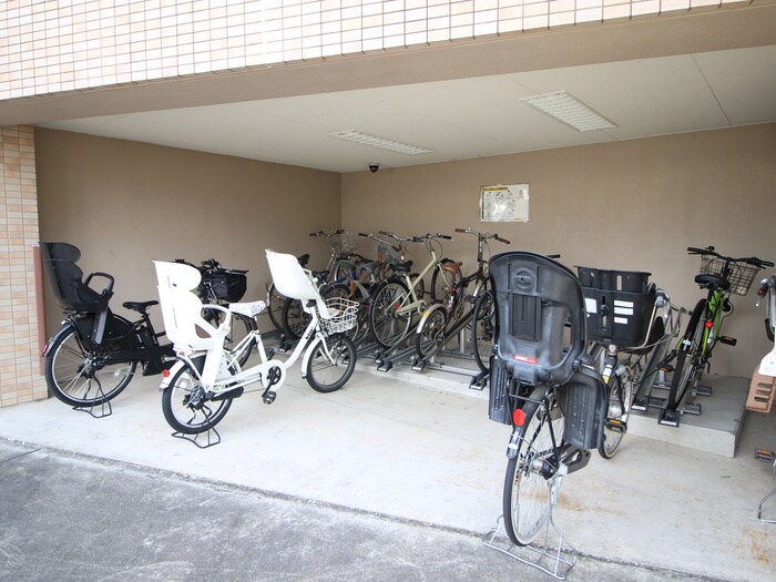 サンクチュアリ小幡の駐輪場