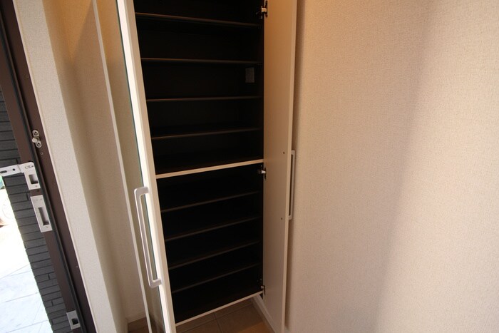 物件内観写真8　(靴箱)