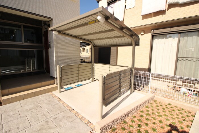 物件外観写真4　(駐輪場)