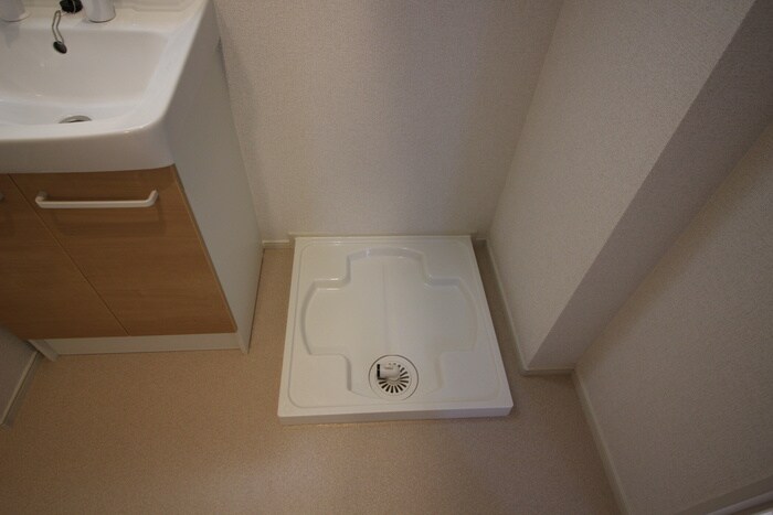 物件内観写真11　(洗濯機置場)