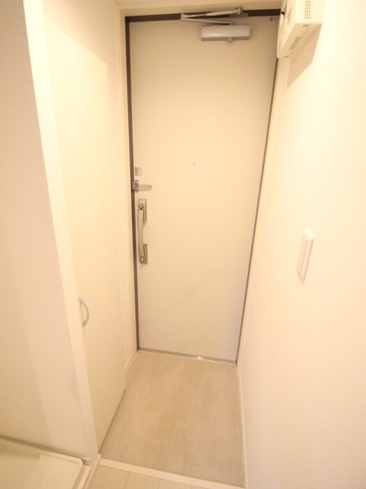 物件内観写真18　(玄関)