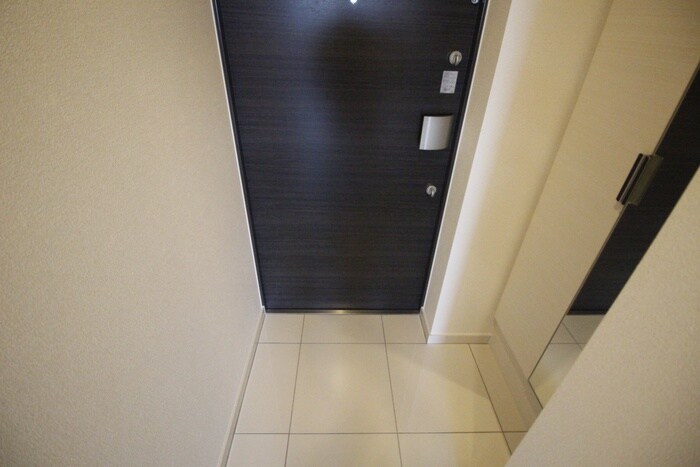 物件内観写真16　(玄関)