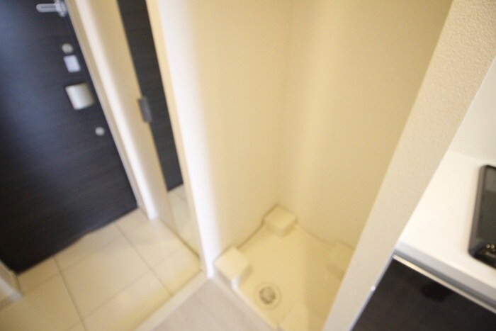 物件内観写真17　(洗濯機置場)