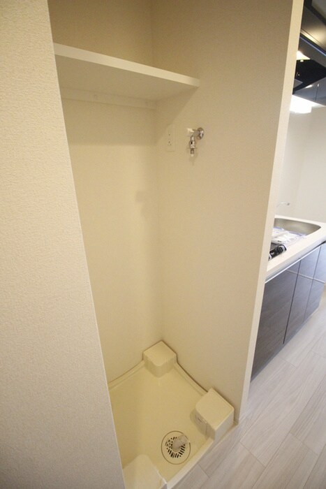 物件内観写真18　(洗濯機置場)