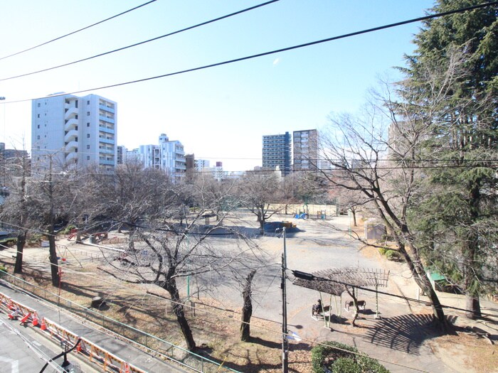 物件内観写真16　(室内からの展望)