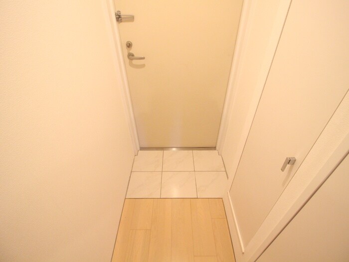物件内観写真17　(玄関)