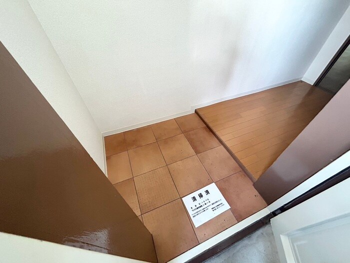 物件内観写真14　(玄関)