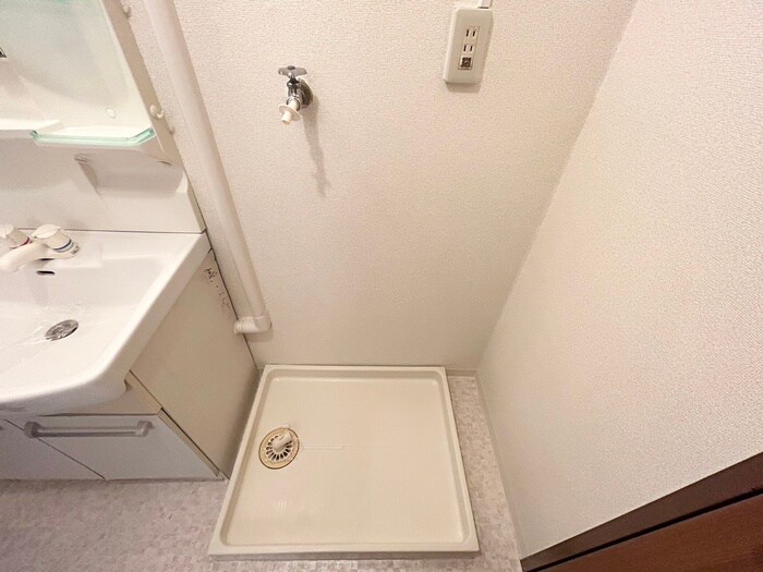 物件内観写真18　(洗濯機置場)