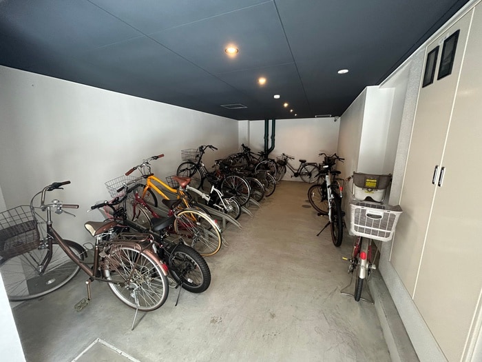 物件外観写真5　(駐輪場)