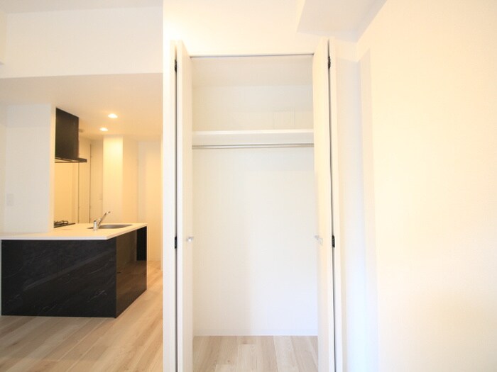 物件内観写真12　(収納)