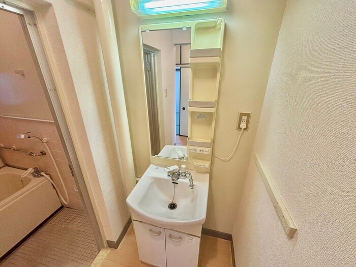 物件内観写真16　(洗面)