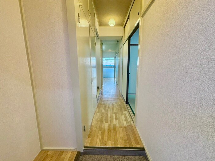 物件内観写真17　(玄関)