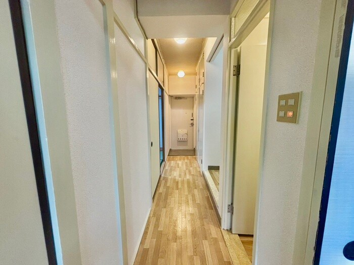 物件内観写真18　(廊下)