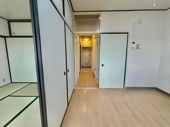 物件内観写真18　(廊下)