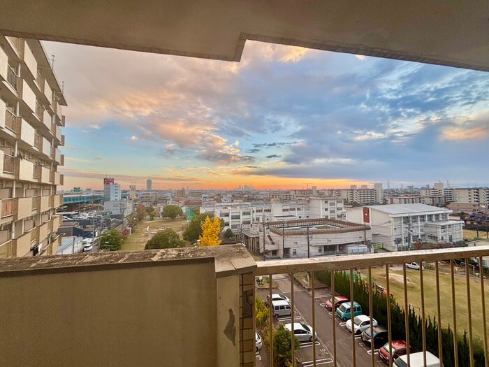 物件内観写真22　(室内からの展望)