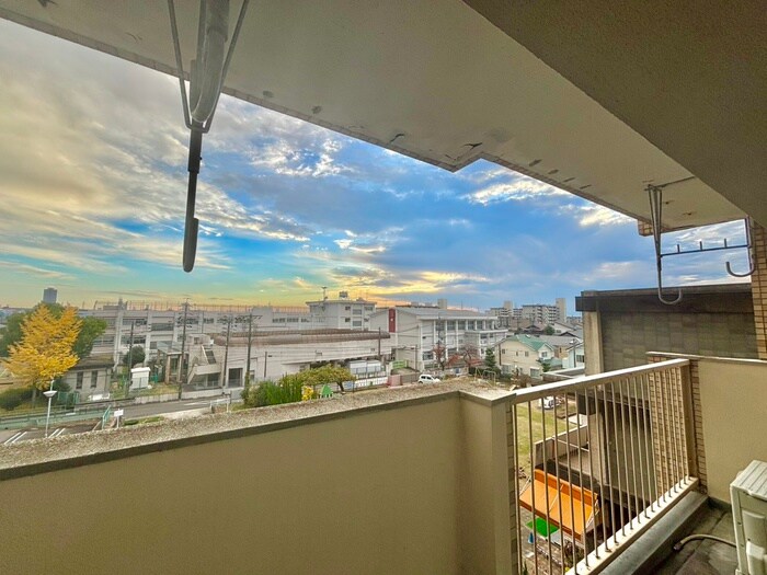 物件内観写真22　(室内からの展望)