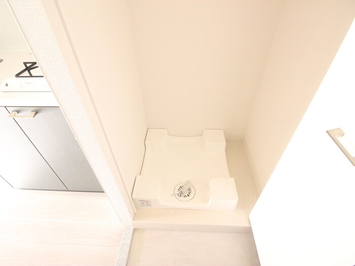 物件内観写真14　(洗濯機置場)