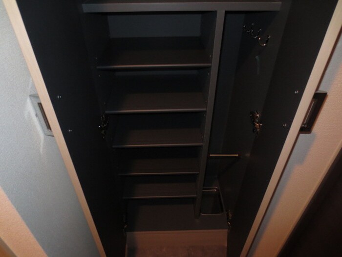 物件内観写真6　(靴箱)