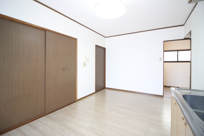 物件内観写真8　(居室)