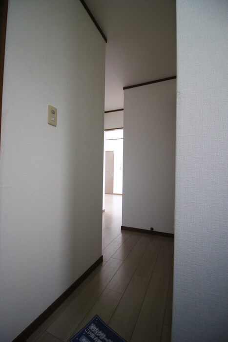物件内観写真20　(廊下)