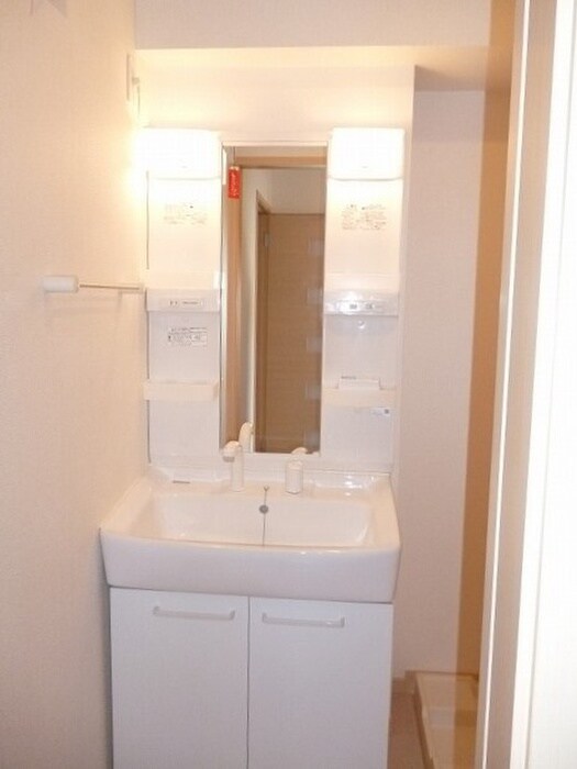 物件内観写真9　(洗面)