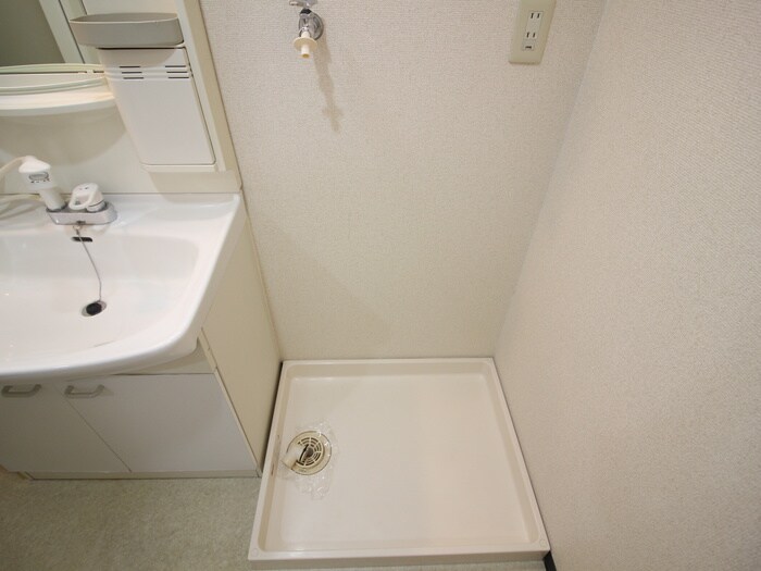 物件内観写真14　(洗濯機置場)